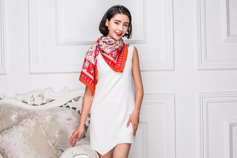 printed silk scarf ID9A3218.jpg