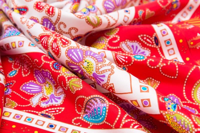 printed silk scarf ID9A8999.jpg