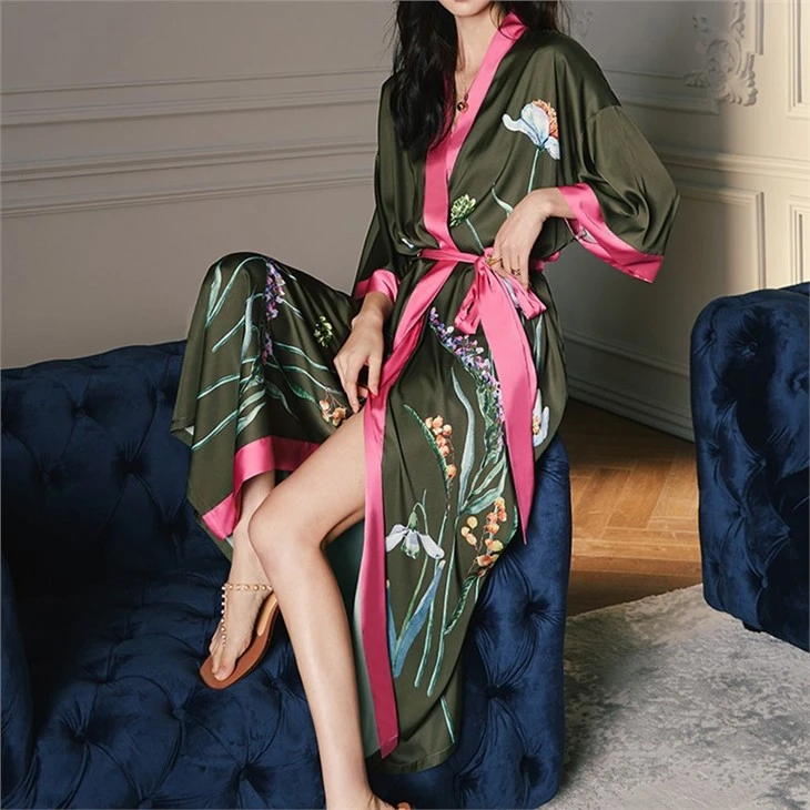 Custom Printing Light Luxury Home Silk Pajamas